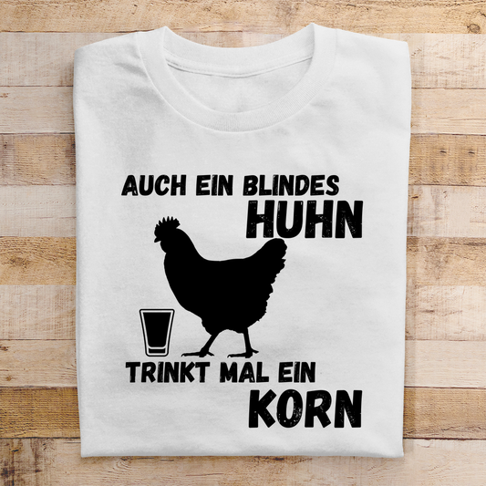 Premium T-Shirt "Blindes Huhn"